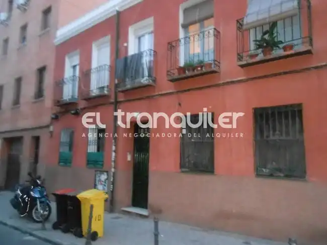 Vista exterior de Estudio de alquiler en Madrid con Lavadora