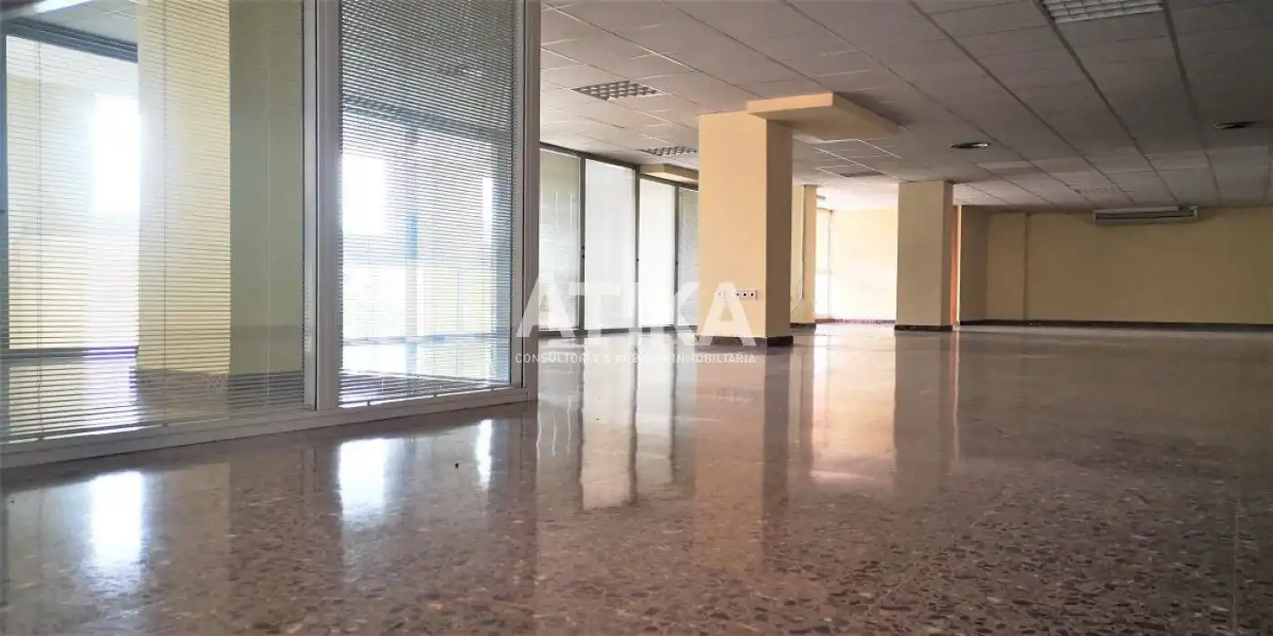 Locale commerciale in vendita a Sant Josep - Zona Hospital, imagen 7