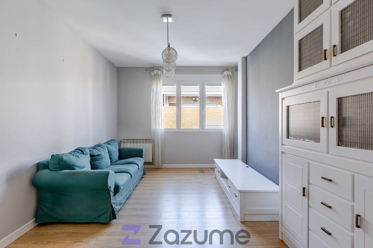 Living room of Flat to rent in  Madrid Capital  with Heating, Storage room and Oven