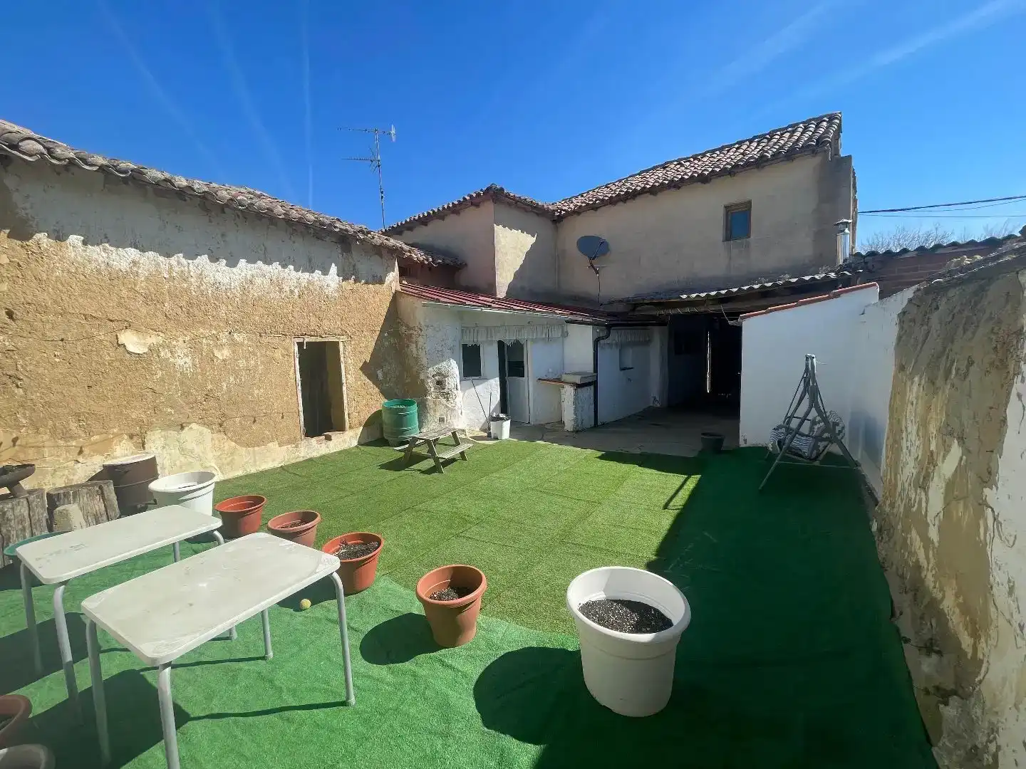 Vista exterior de Casa o chalet en venta en Villalba de la Loma, Valladolid