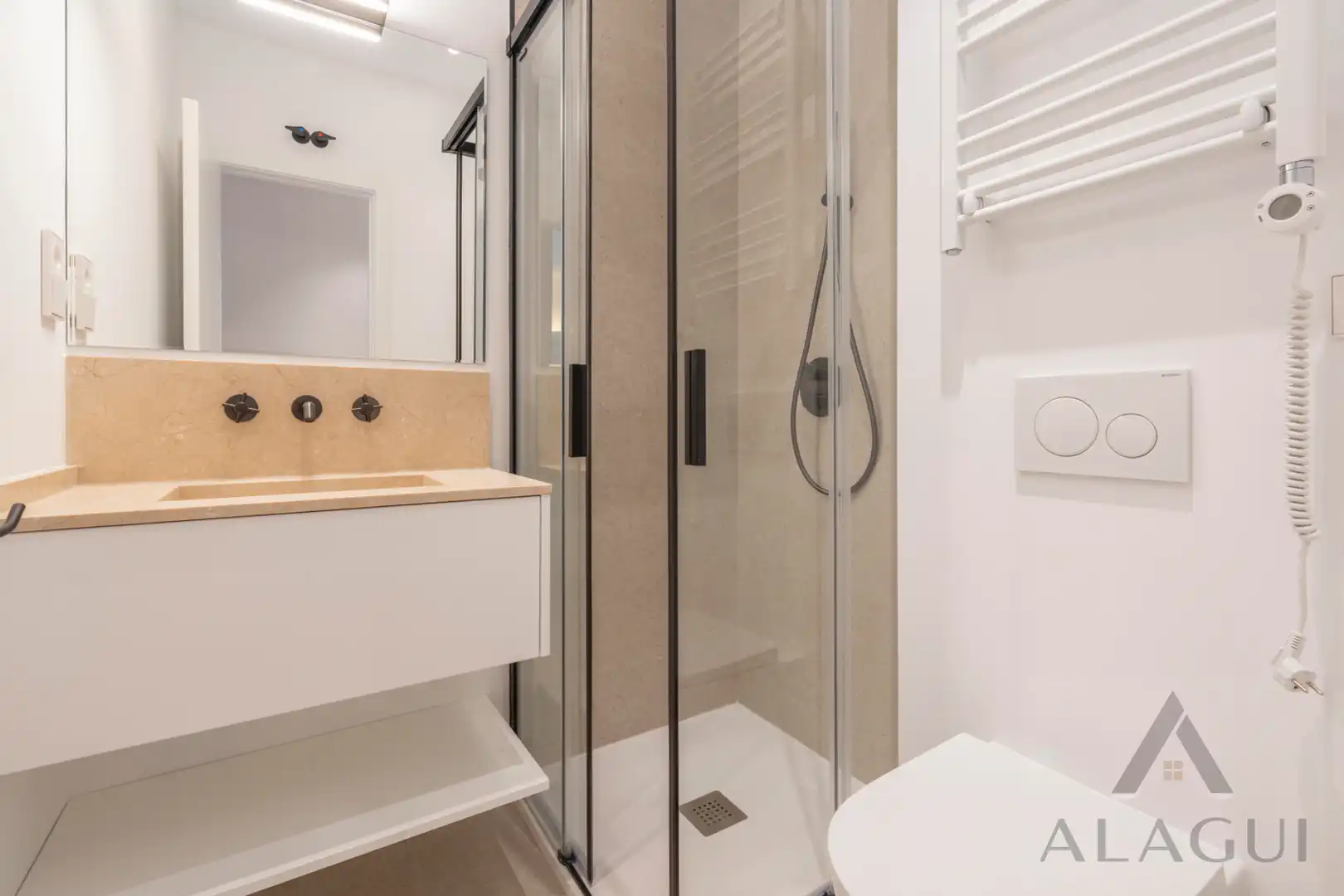 Baño de Apartamento en venta en Madrid con Aire acondicionado, Calefacción y Amueblado