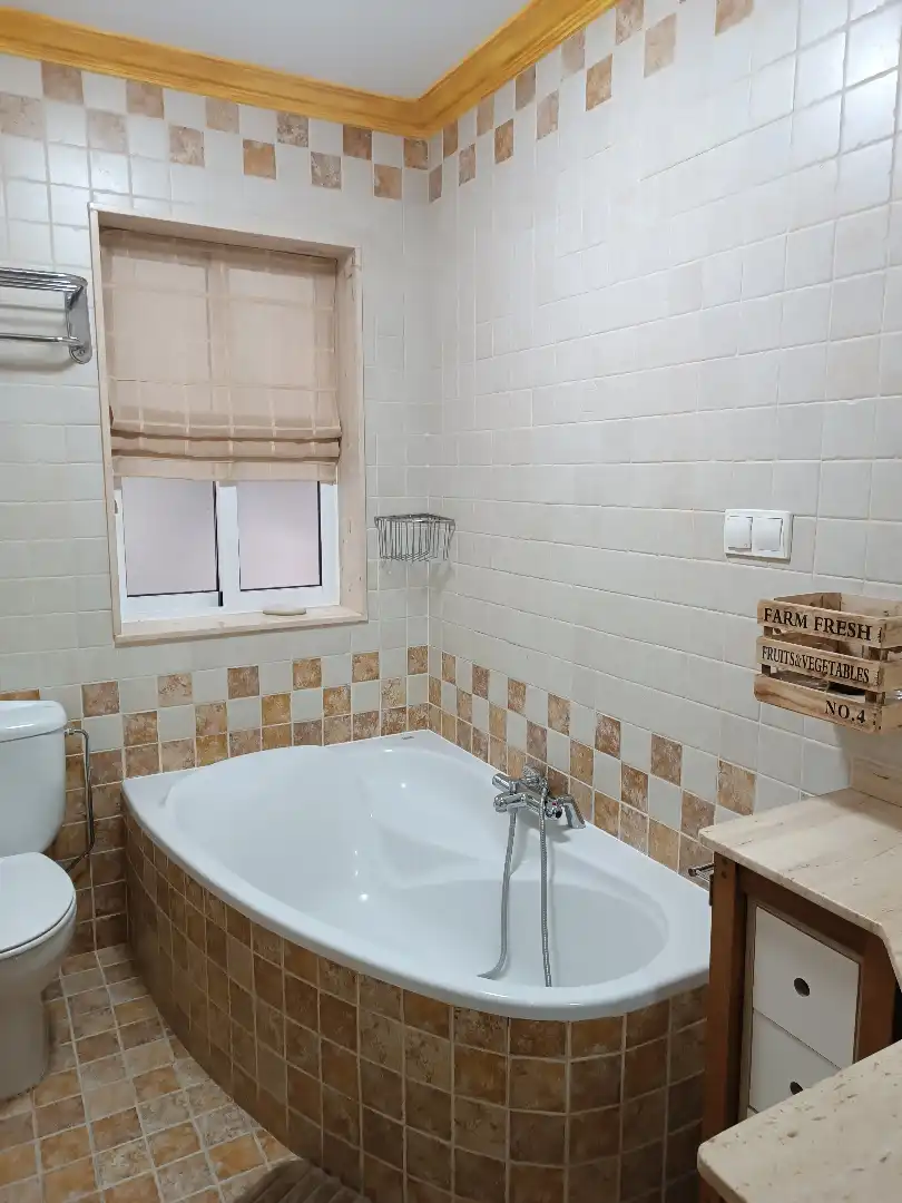 Badezimmer von Wohnung zur Miete in Pontevedra Capital  mit Heizung, Möbliert und Ofen