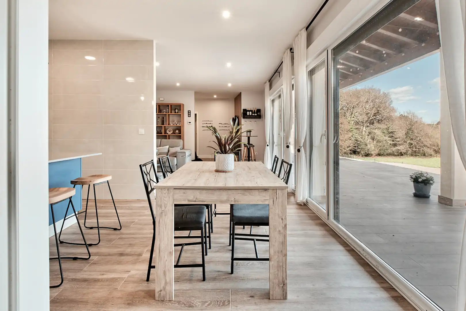 Comedor de Casa o chalet en venta en Bergondo con Calefacción, Jardín privado y Piscina