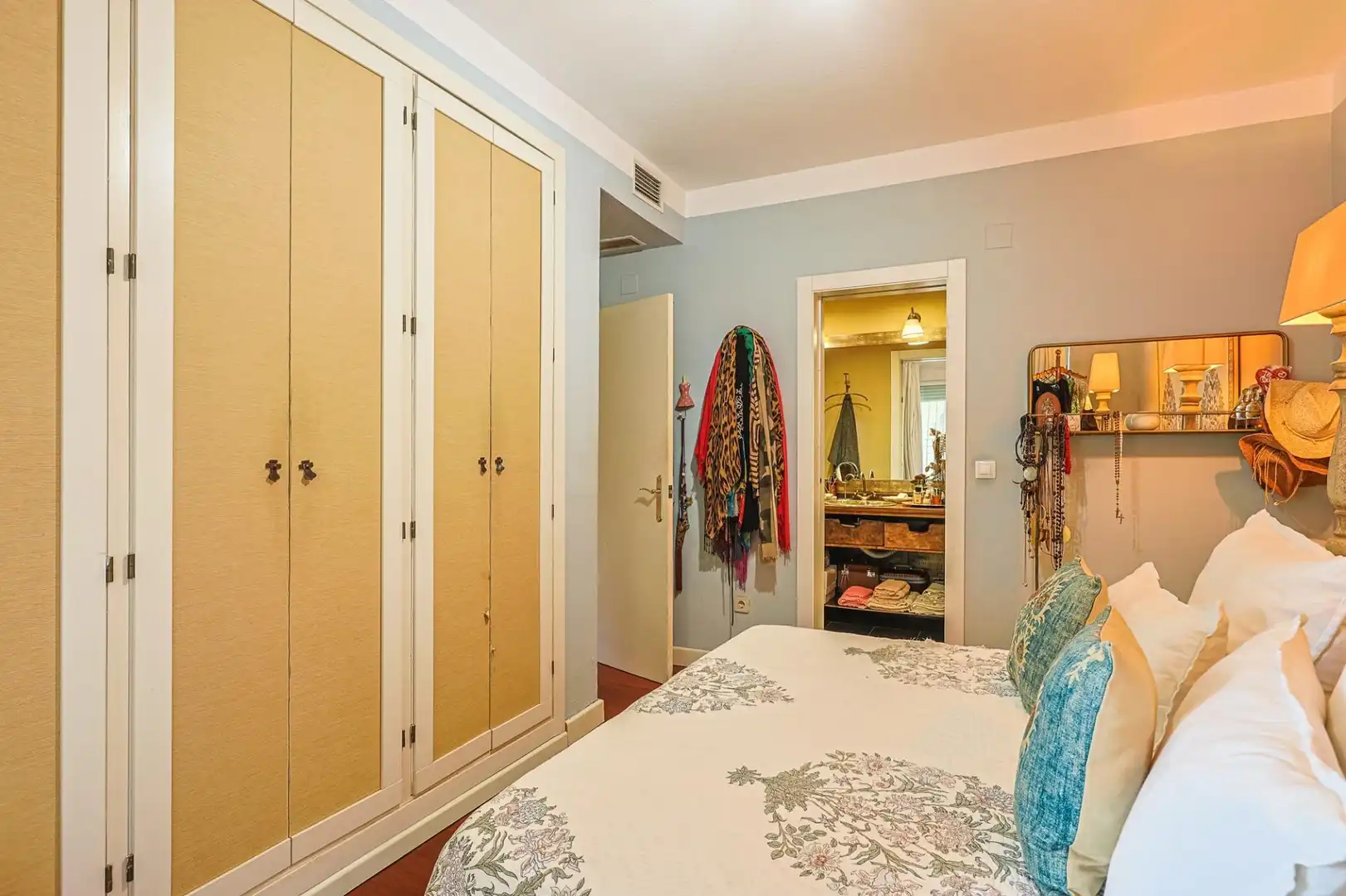 Habitación de Piso en venta en Tomares con Aire acondicionado, Jardín privado y Piscina comunitaria