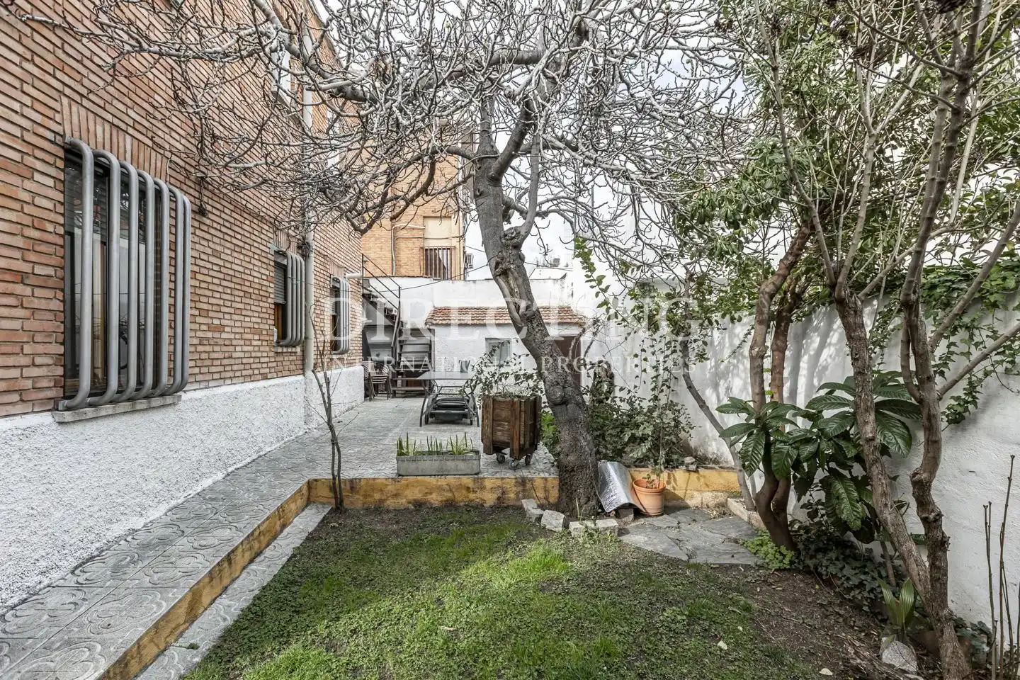 Vista exterior de Casa o xalet en venda en Madrid amb Aire condicionat, Calefacció i Jardí privat