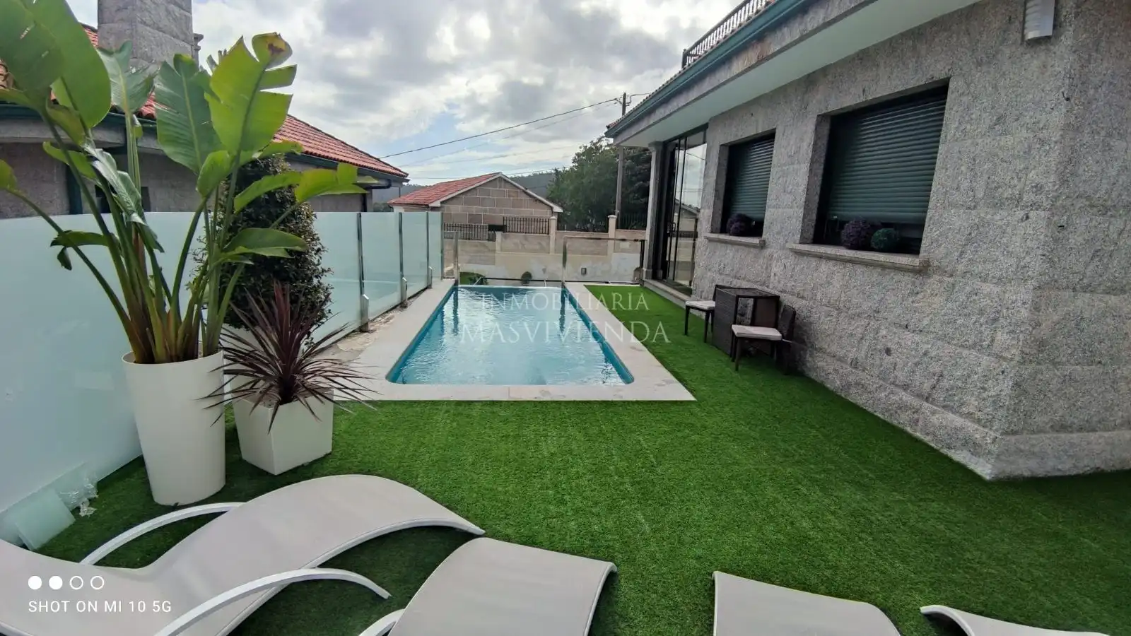 Piscina de Casa o xalet en venda en Poio amb Terrassa i Piscina