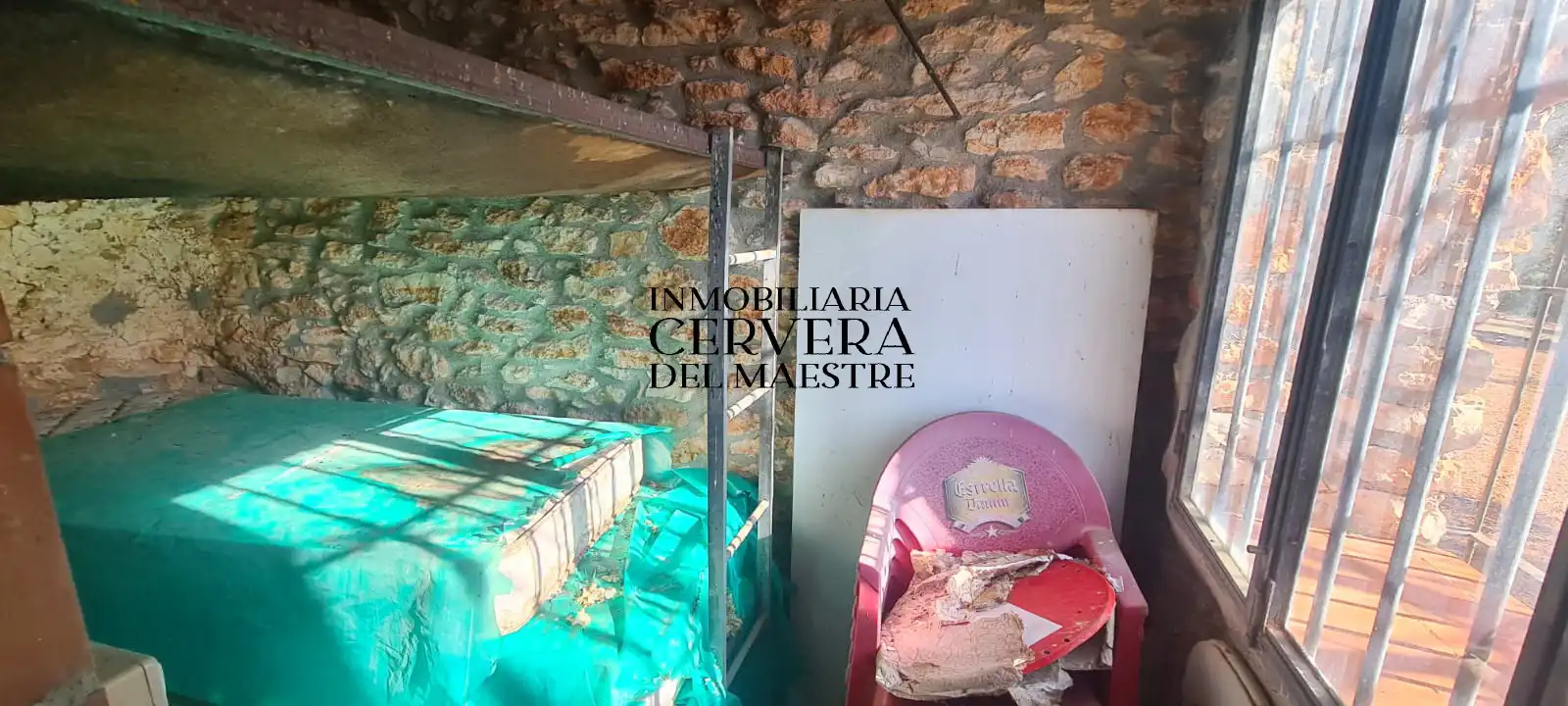 Vista exterior de Finca rústica en venda en Cervera del Maestre amb Terrassa