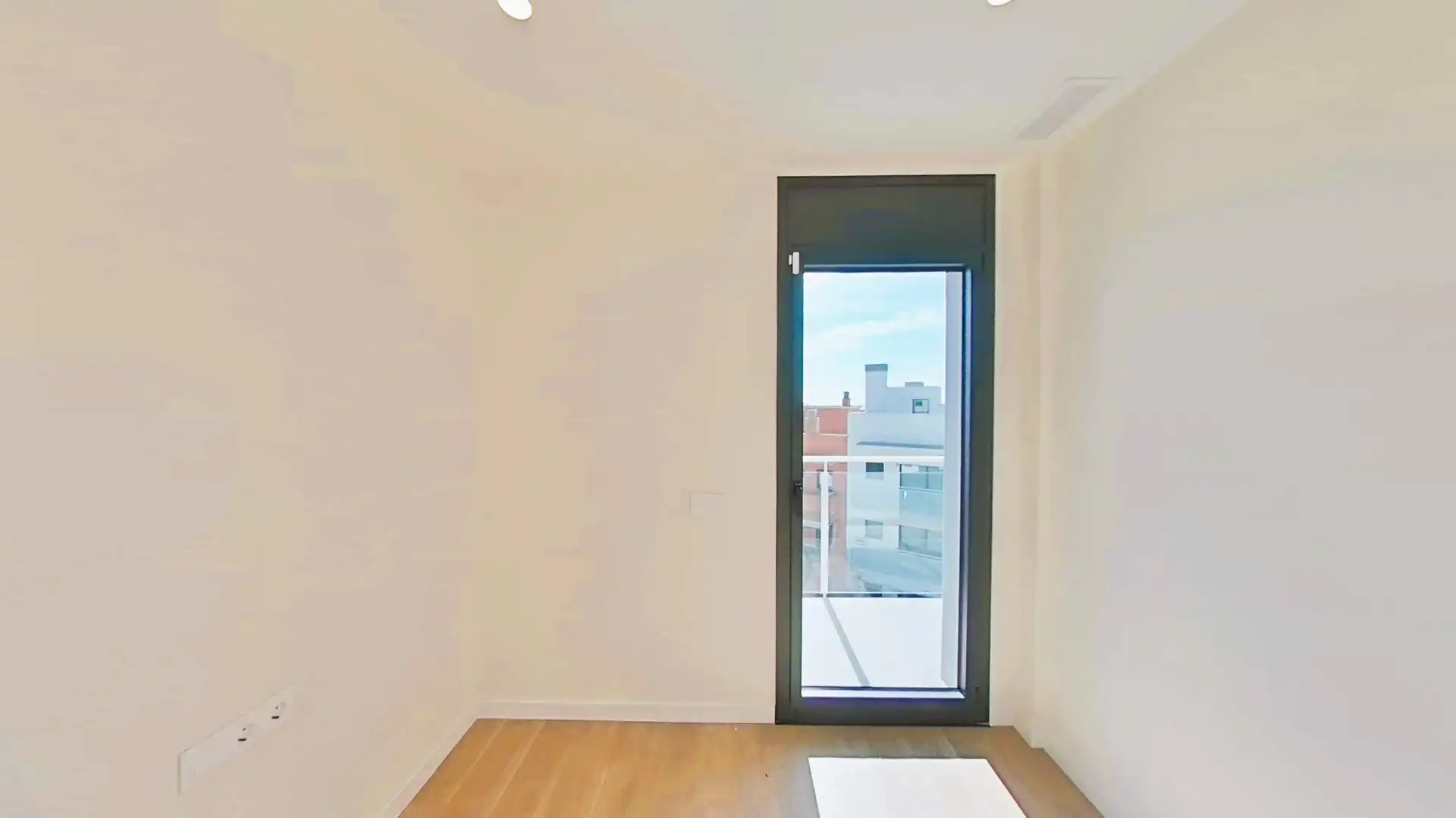 Habitación de Ático en venta en Cubelles con Aire acondicionado, Calefacción y Jardín privado