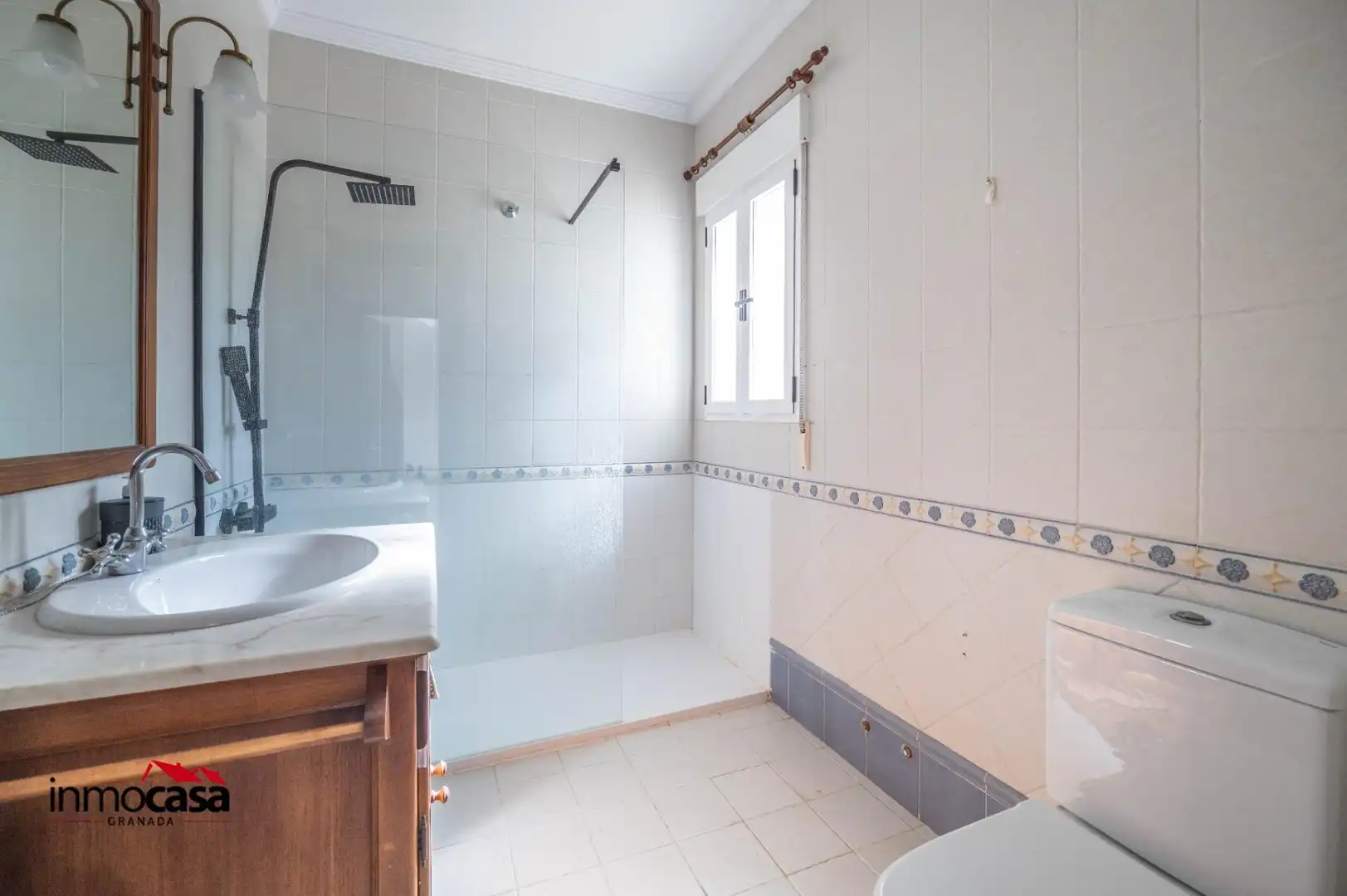 Baño de Casa o chalet en venta en Víznar con Calefacción, Jardín privado y Terraza