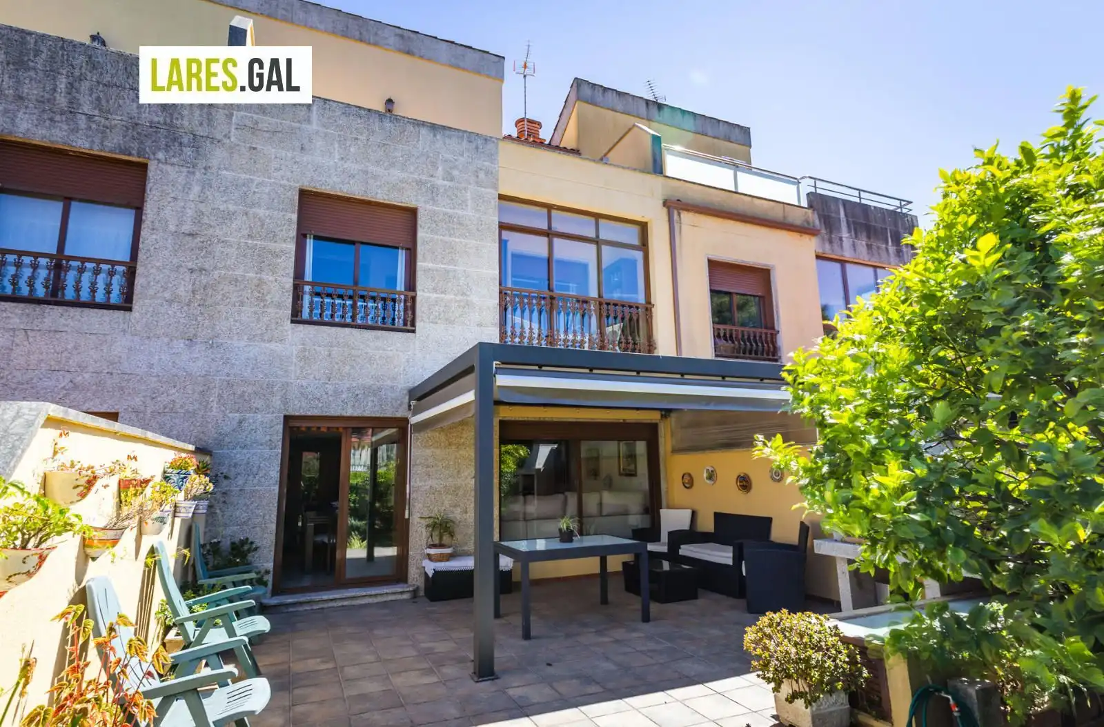 Terrasse von Einfamilien-Reihenhaus zum Verkauf in Cangas  mit Heizung, Terrasse und Abstellraum