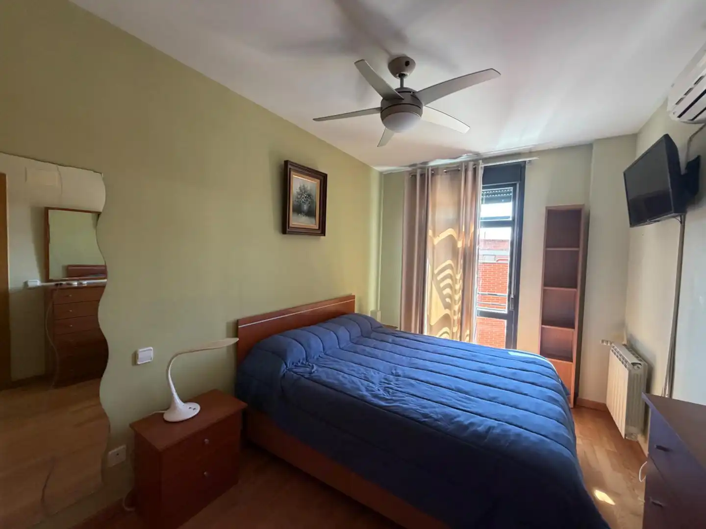 Habitación de Piso de alquiler en Madrid con Calefacción, Parquet y Amueblado