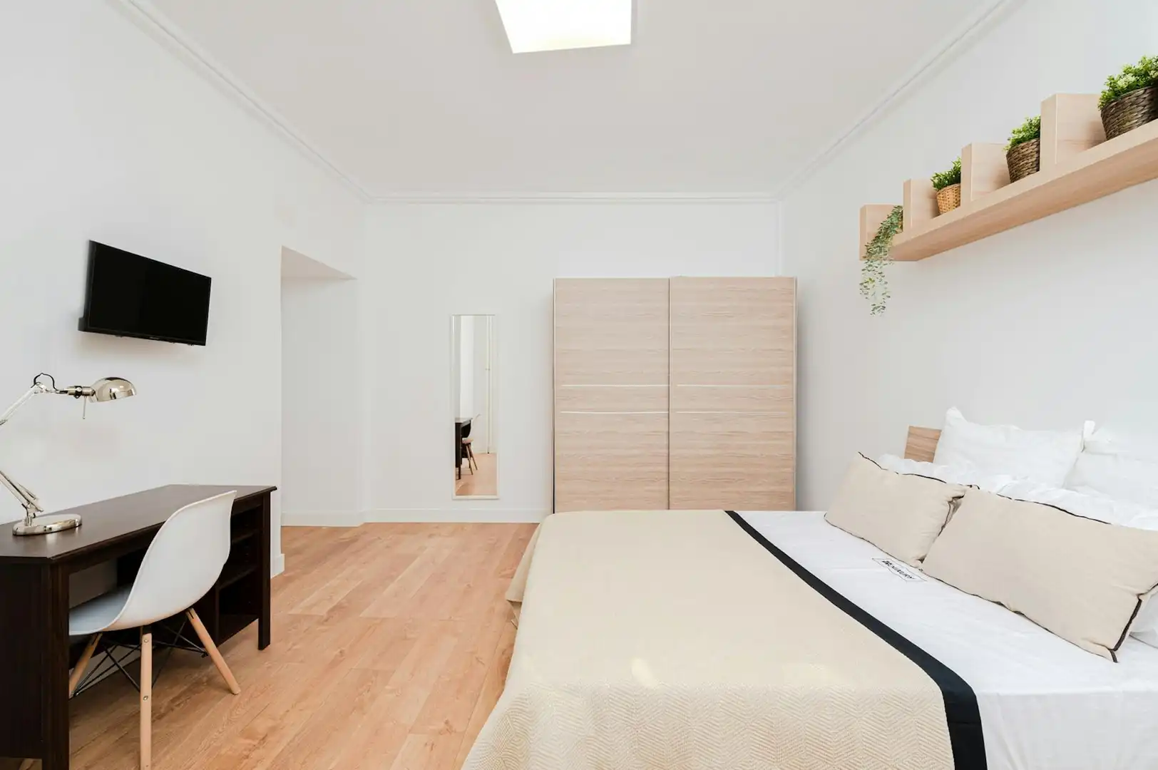 Habitación de Piso para compartir en Madrid con Calefacción, Lavadora y TV