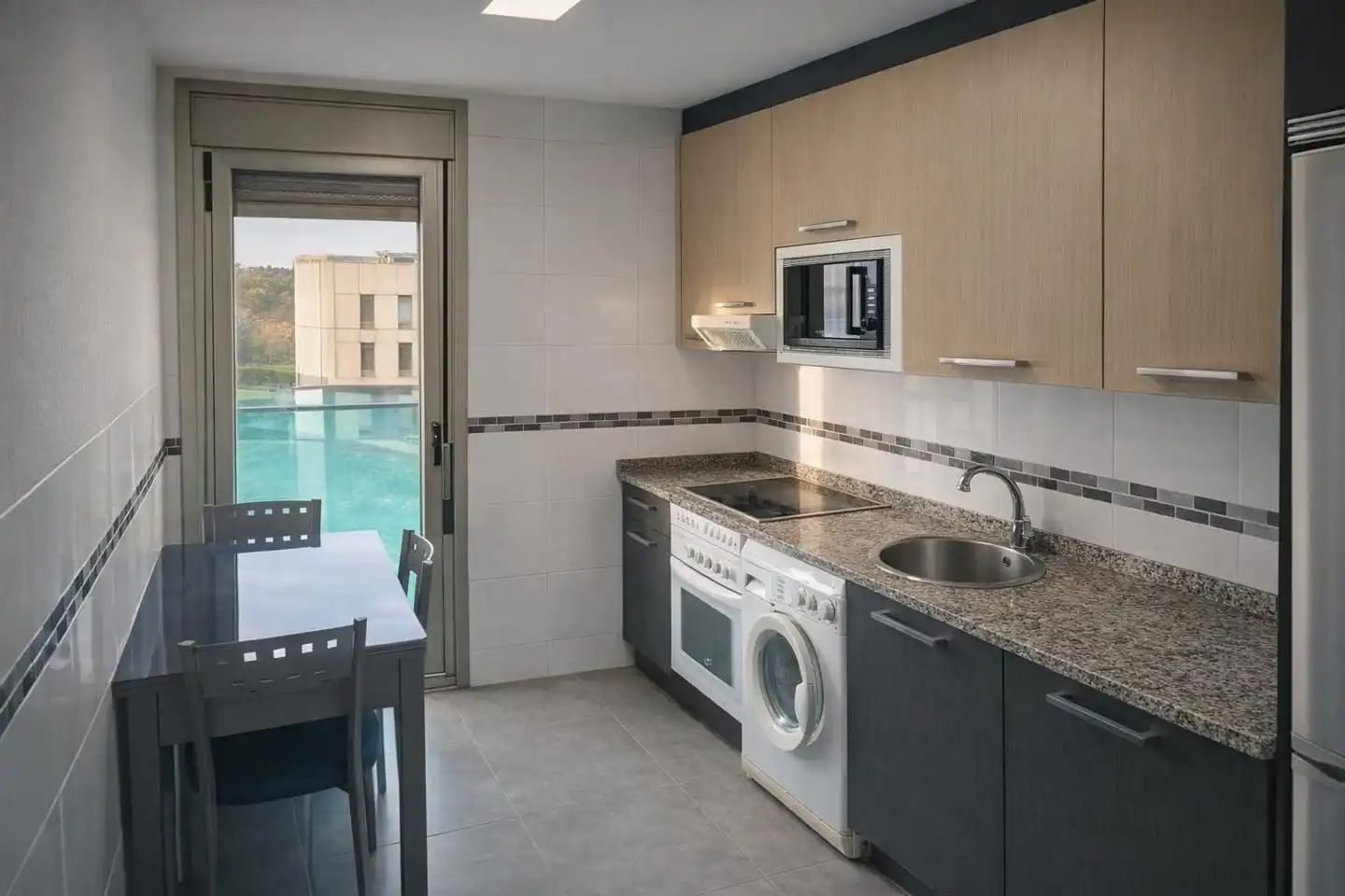 Cocina de Piso en venta en Gijón  con Calefacción, Trastero y Amueblado