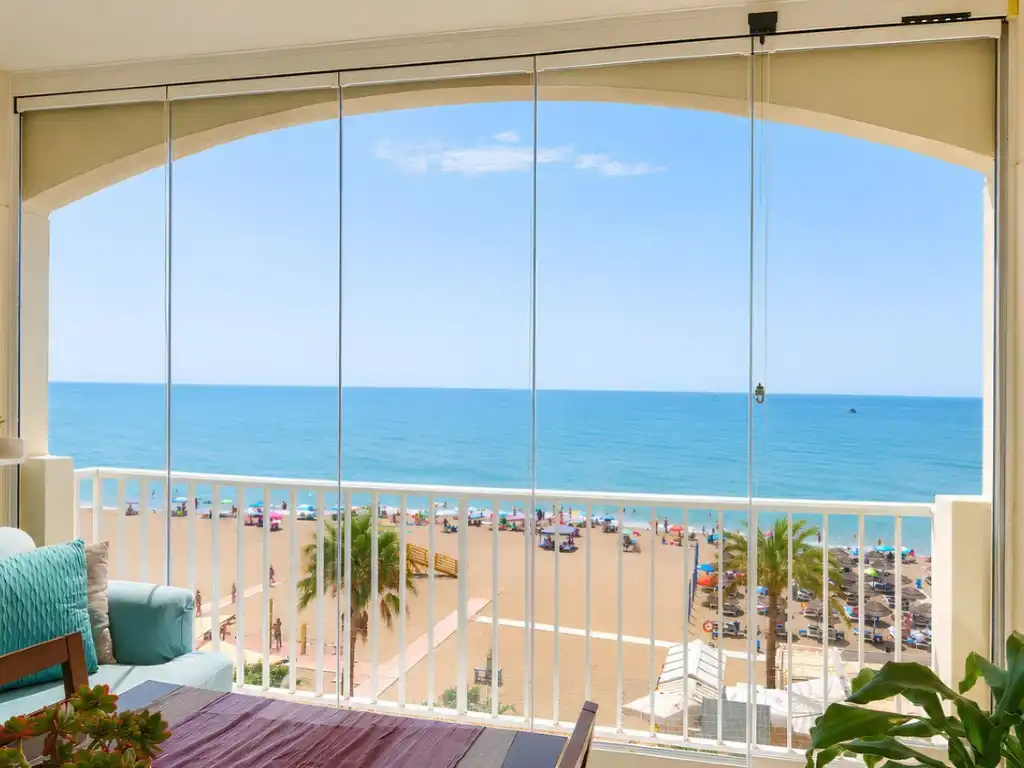 Bedroom of Flat for sale in Fuengirola  with Air Conditioner, Terrace and Furnished