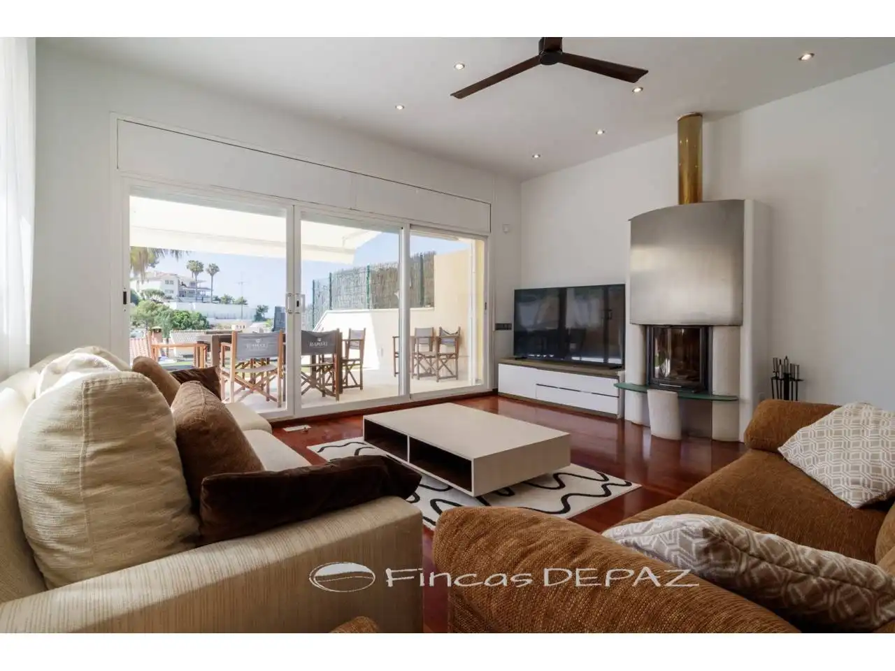 Sala de estar de Casa o chalet en venta en Sitges con Aire acondicionado, Calefacción y Parquet