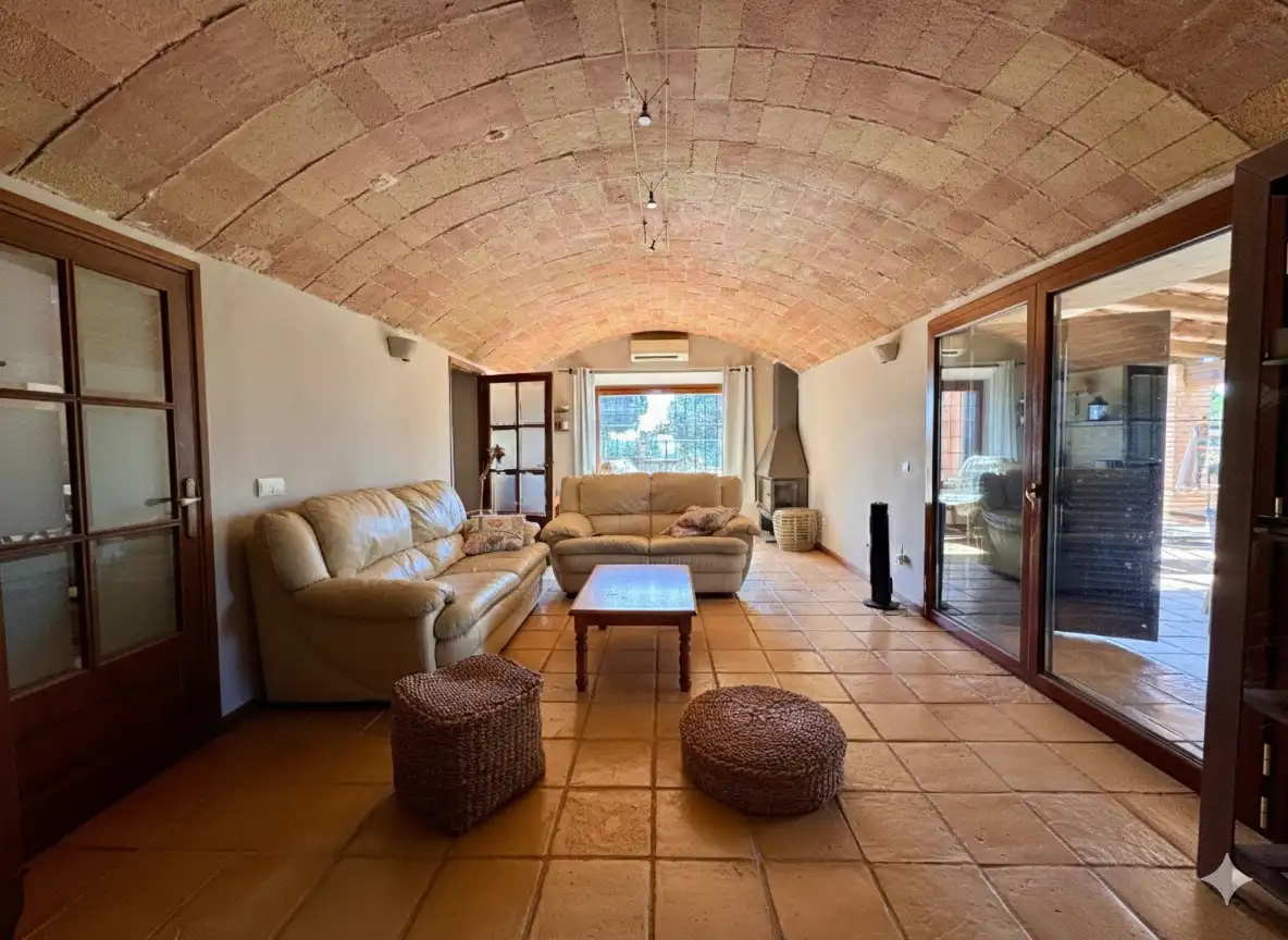 Sala d'estar de Finca rústica en venda en Cruïlles, Monells I Sant Sadurní de L'Heura amb Aire condicionat, Calefacció i Jardí privat