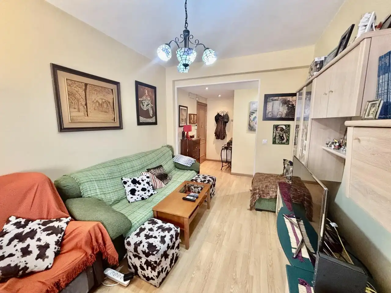 Living room of Flat for sale in Zaragoza  with Air Conditioner, Heating and Balcony