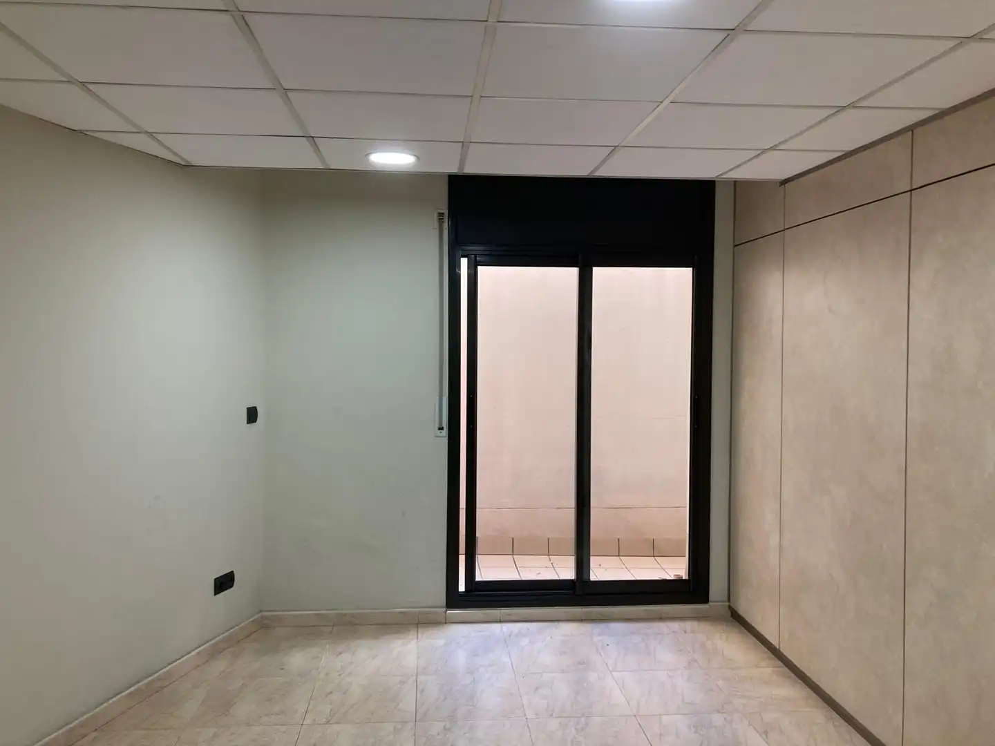 Commercial properties for sale in Barcelona  with Air Conditioner