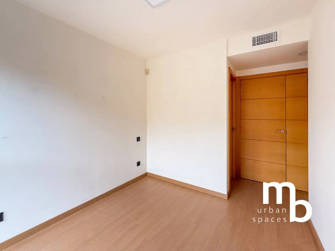 Bedroom of Flat for rent in Madrid  with Air Conditioner, Heating and Swimming Pool