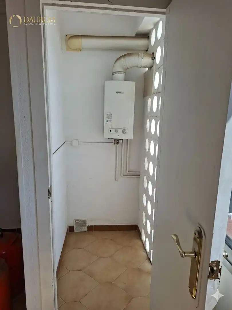 Flat for sale in Sevilla  with Air Conditioner, Heating and Terrace