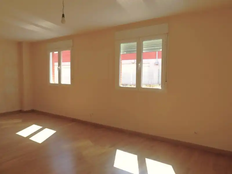 Habitación de Casa o chalet en venta en Chozas de Abajo con Calefacción, Jardín privado y Trastero