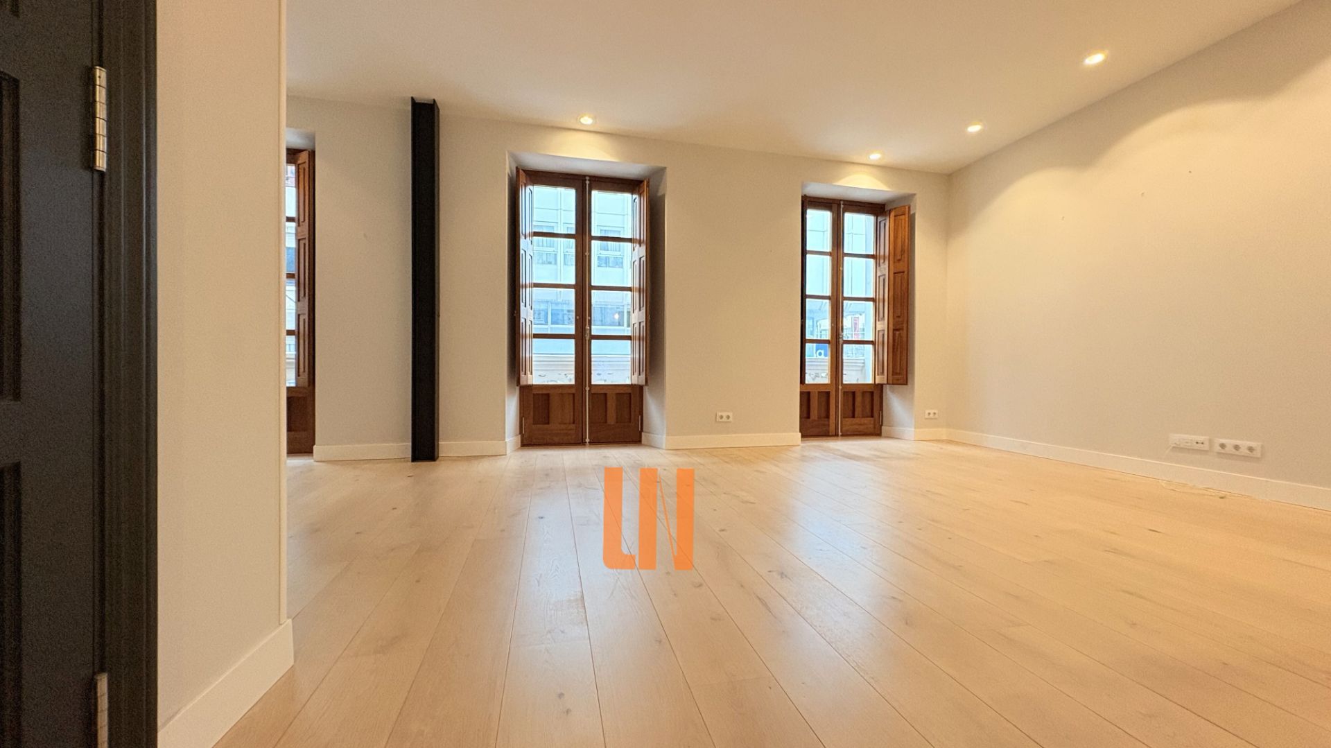 Vista exterior de Pis en venda en A Coruña Capital  amb Calefacció, Terrassa i Traster