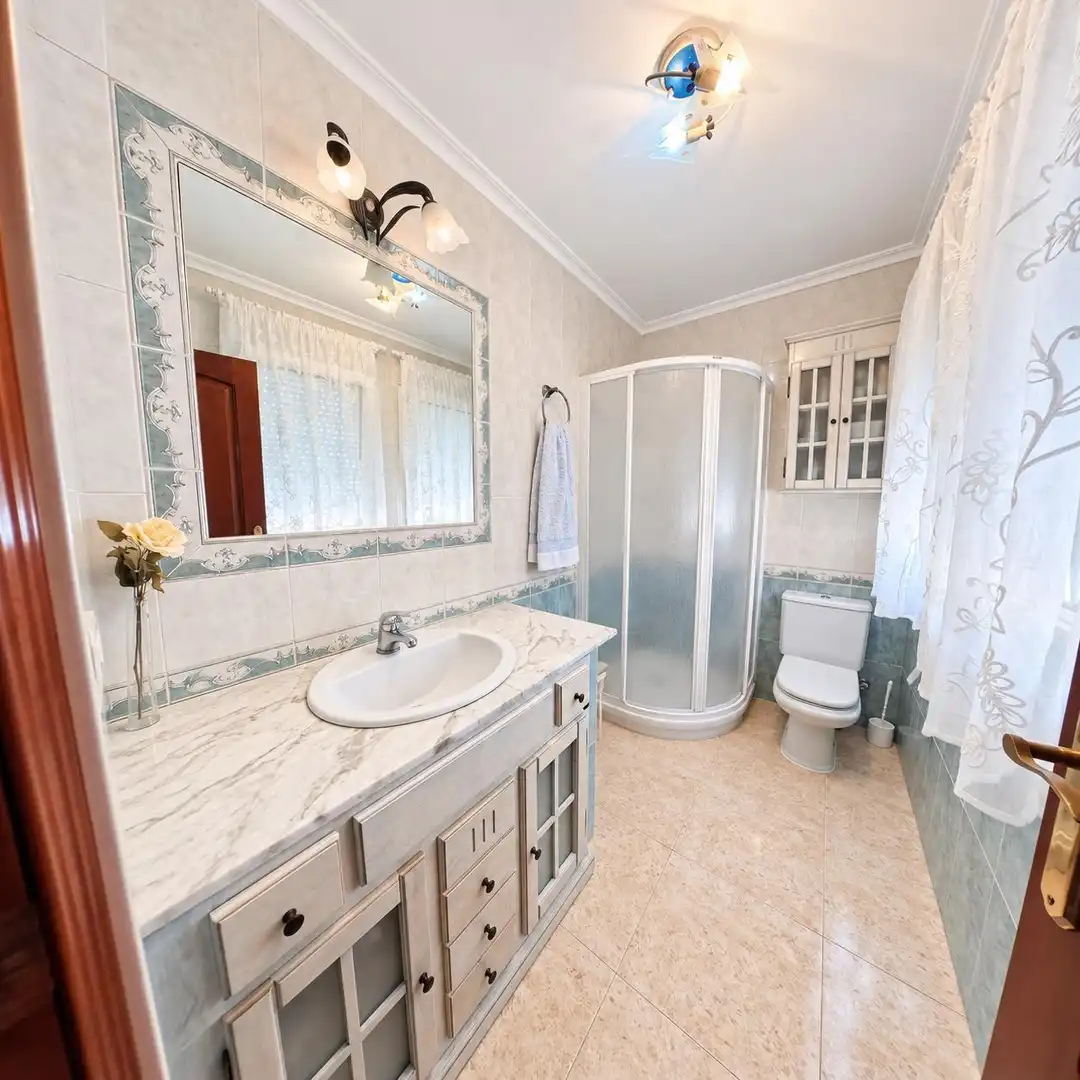 Baño de Casa adosada en venta en Escandinavia - Cautivador