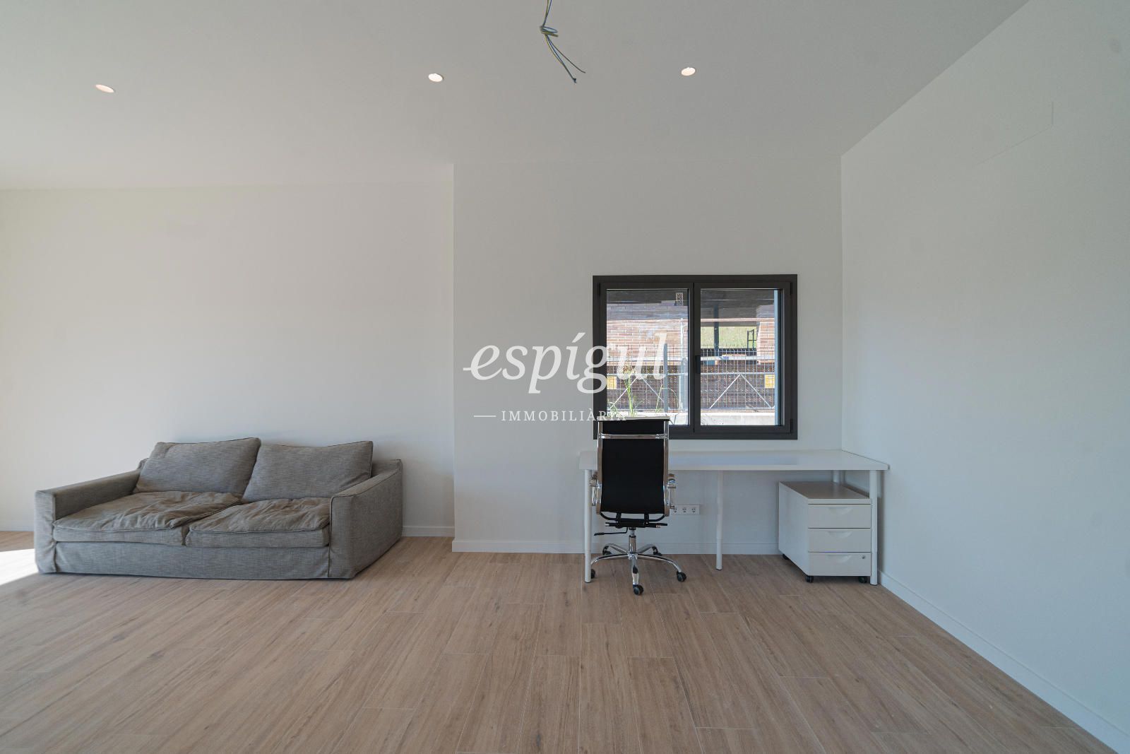 Sala d'estar de Casa o xalet en venda en Banyoles amb Calefacció, Jardí privat i Forn