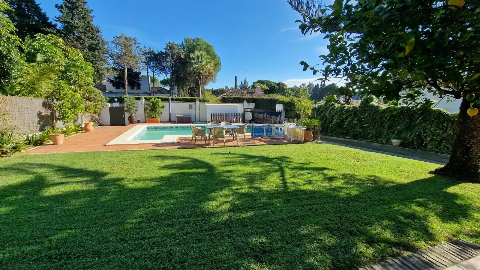 Swimming pool of Detached homes for sale in El Puerto de Santa María  with Air Conditioner, Private garden and Storage room