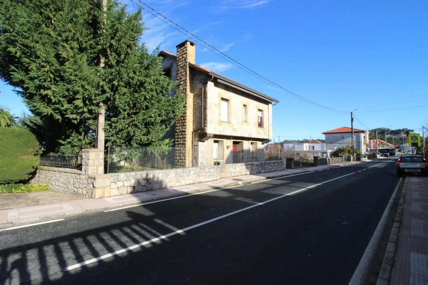 Vista exterior de Casa o xalet en venda en Camargo amb Calefacció, Jardí privat i Traster