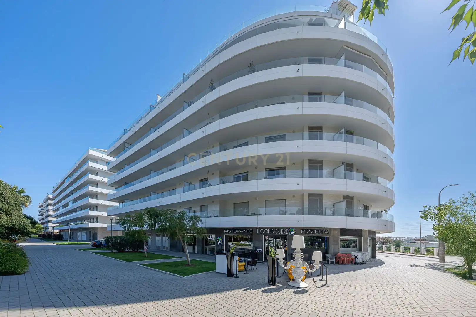 Vista exterior de Apartament en venda en Marbella amb Aire condicionat, Traster i Forn