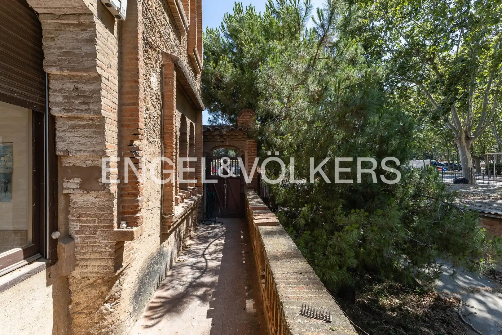 Vista exterior de Casa o xalet en venda en Santa Coloma de Cervelló amb Calefacció, Jardí privat i Terrassa