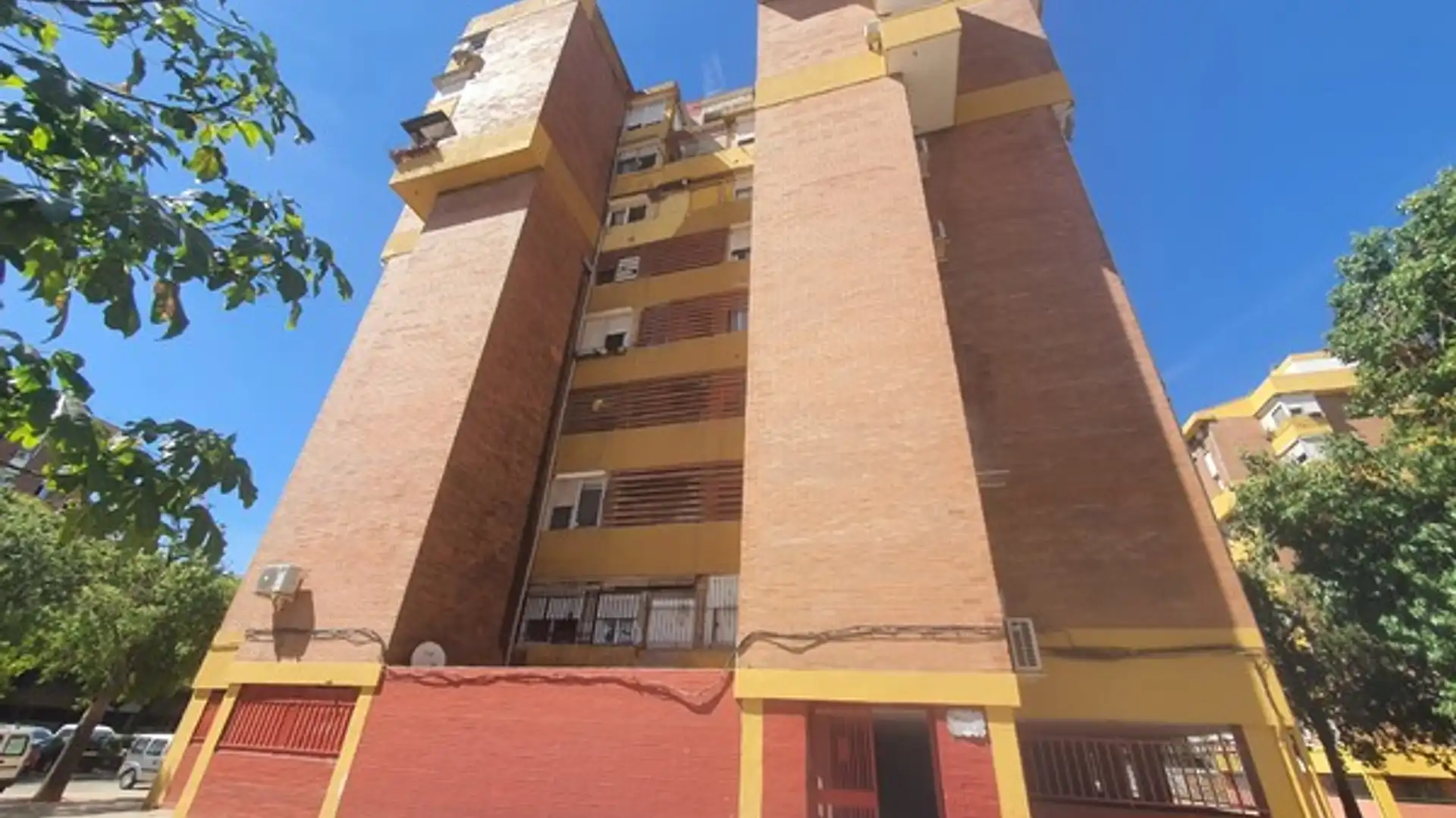 Vista exterior de Piso en venta en  Sevilla Capital