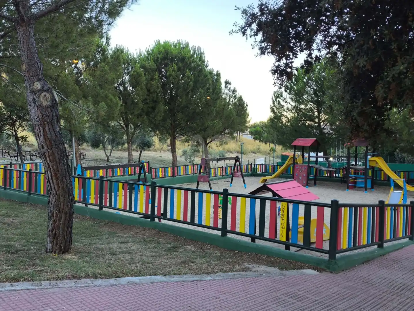 Jardí de Casa o xalet en venda en Colmenar de Oreja amb Aire condicionat, Calefacció i Terrassa