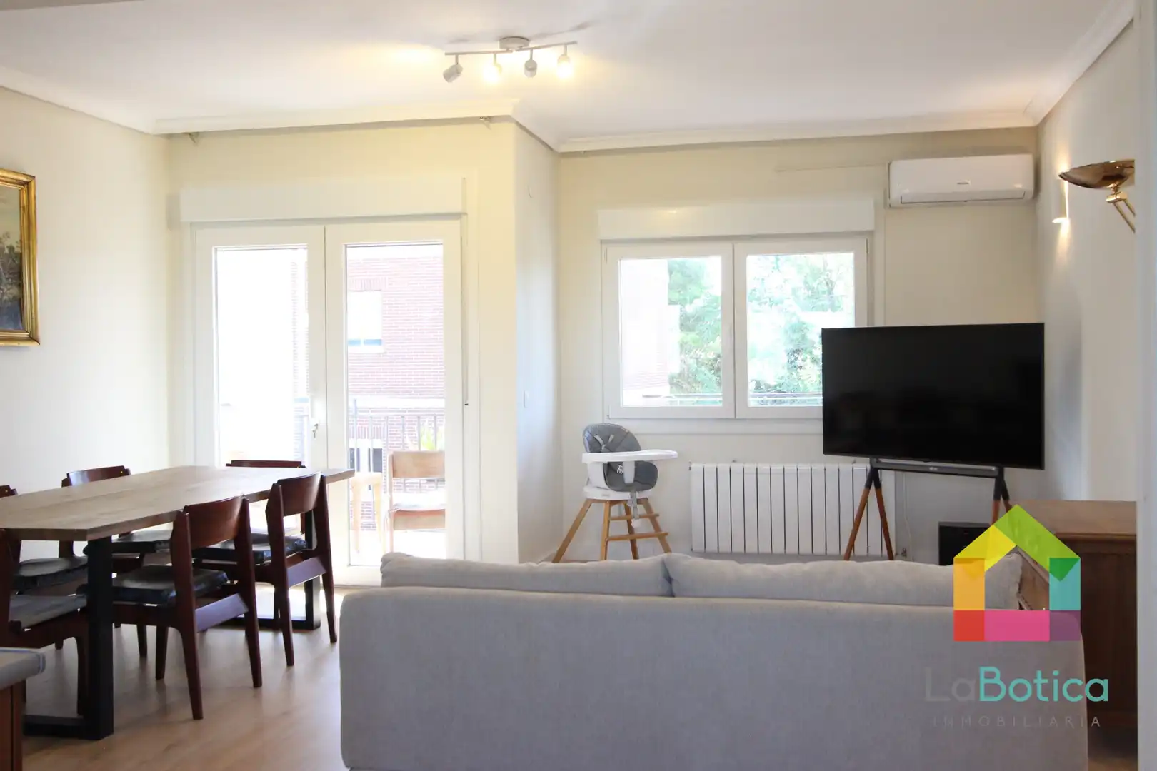 Sala de estar de Piso en venta en Olías del Rey con Aire acondicionado, Calefacción y Terraza