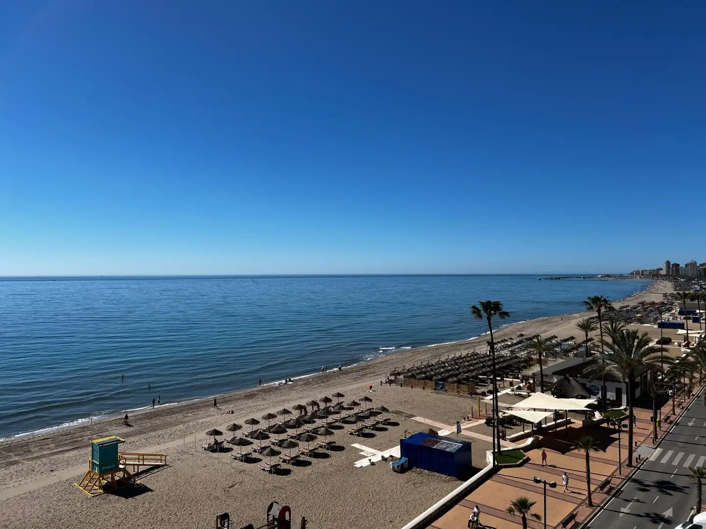 Vista exterior de Apartament en venda en Fuengirola amb Aire condicionat, Terrassa i Piscina comunitària