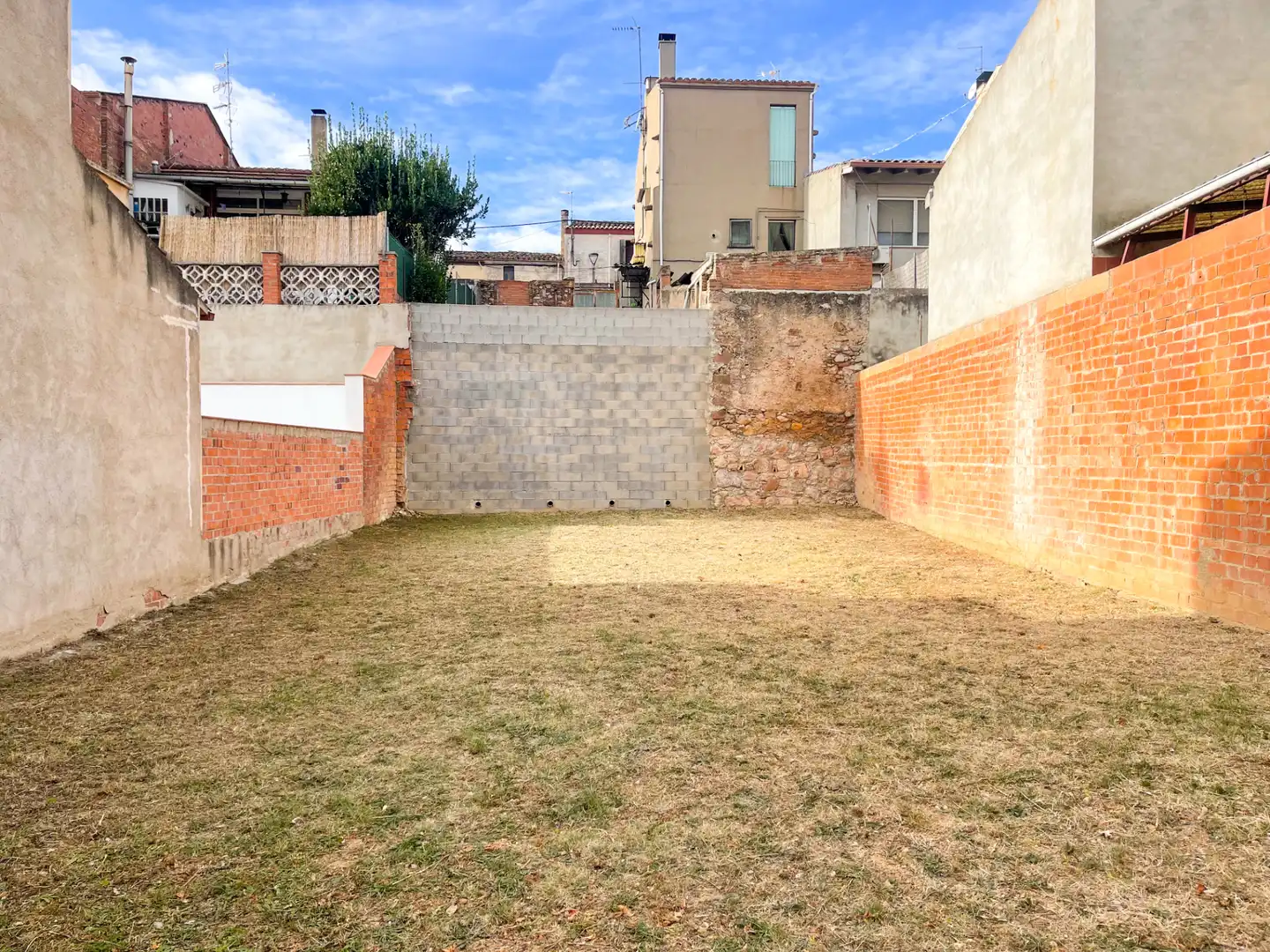 Terreno residencial en venta en Carrer Milà i Fontanals 8