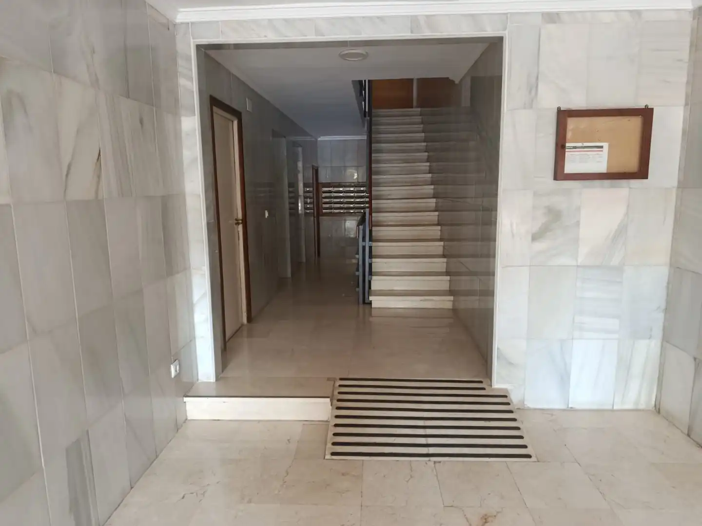 Flat for sale in Sevilla  with Air Conditioner, Parquet flooring and Terrace