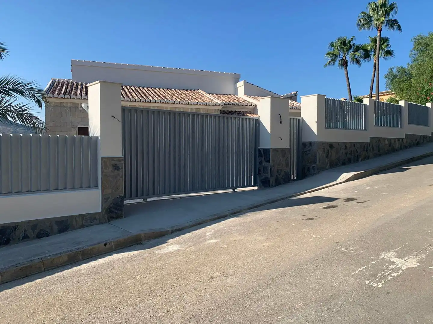 Vista exterior de Casa o xalet en venda en Jávea / Xàbia amb Aire condicionat, Calefacció i Jardí privat