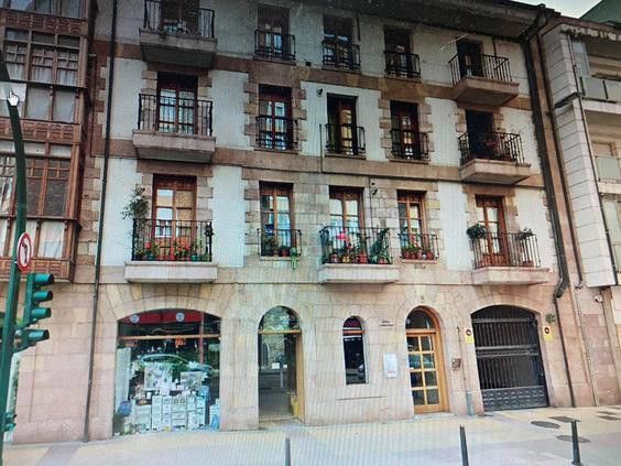 Vista exterior de Garatge de lloguer en Torrelavega 