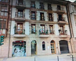 Vista exterior de Garatge de lloguer en Torrelavega 