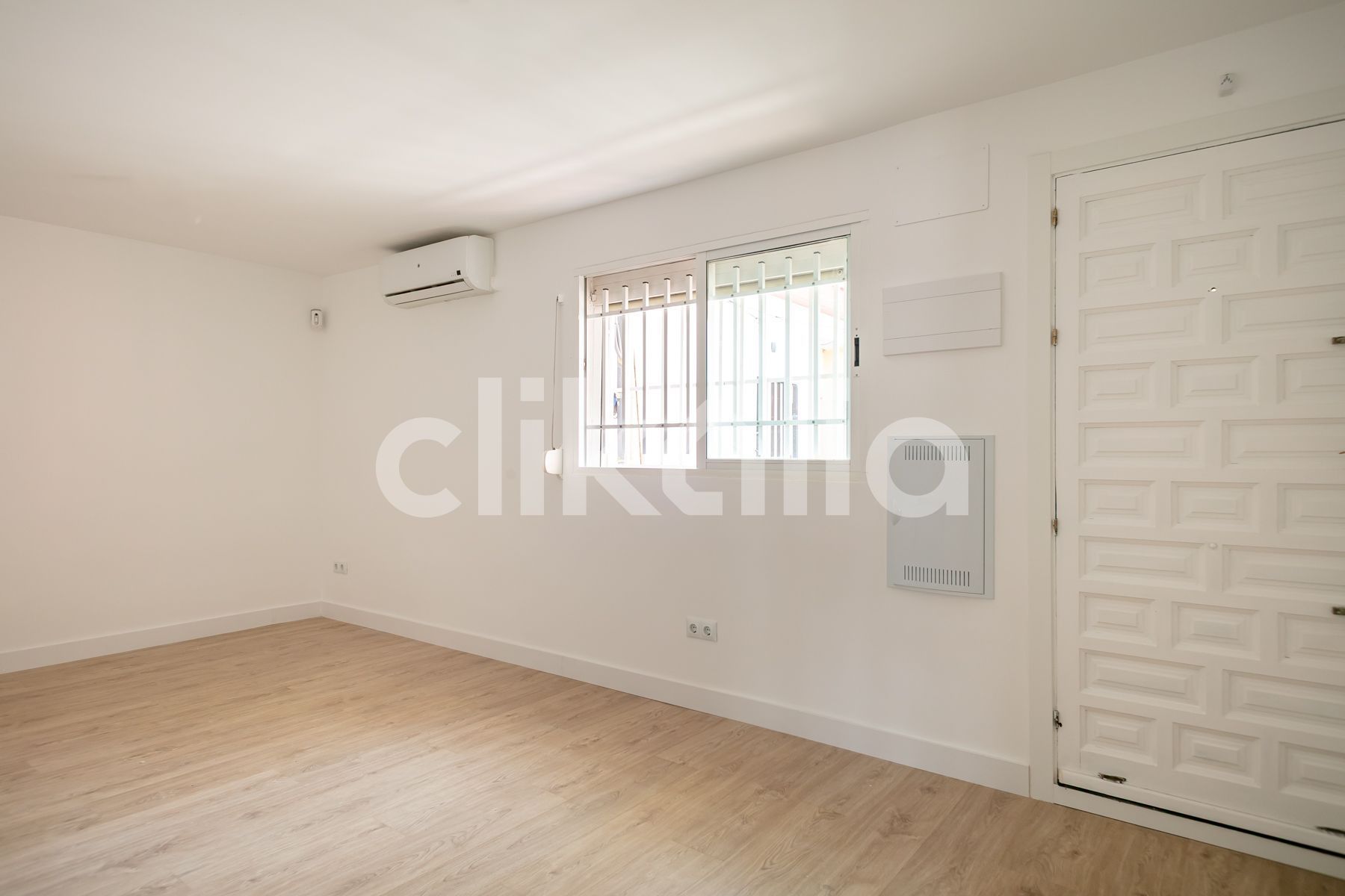 Bedroom of Flat to rent in  Madrid Capital  with Air Conditioner and Heating