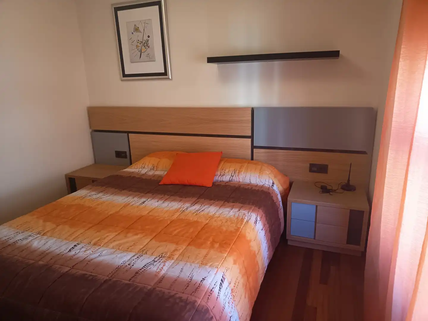 Dormitori de Pis de lloguer en Castro-Urdiales amb Calefacció, Terrassa i Moblat