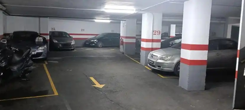Parkplatz von Garage zum Verkauf in Zaragoza