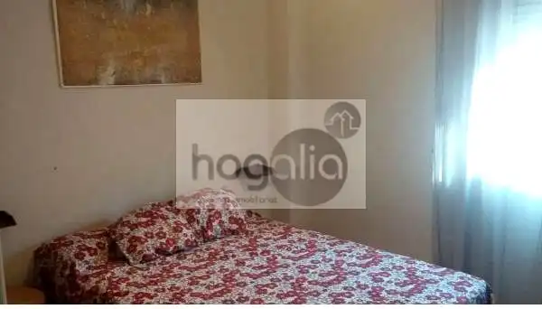 Habitación de Planta baja de alquiler en Sevilla con Aire acondicionado y Amueblado