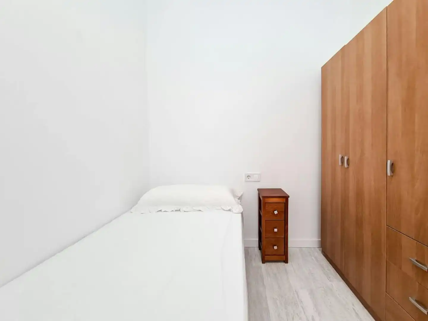 Habitación de Piso para compartir en  Valencia Capital con Aire acondicionado, Calefacción y Lavadora