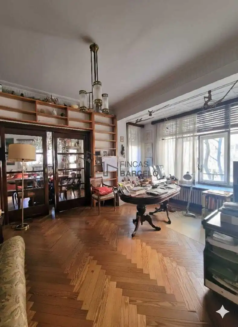 Flat for sale in Paseo Constitución - Las Damas