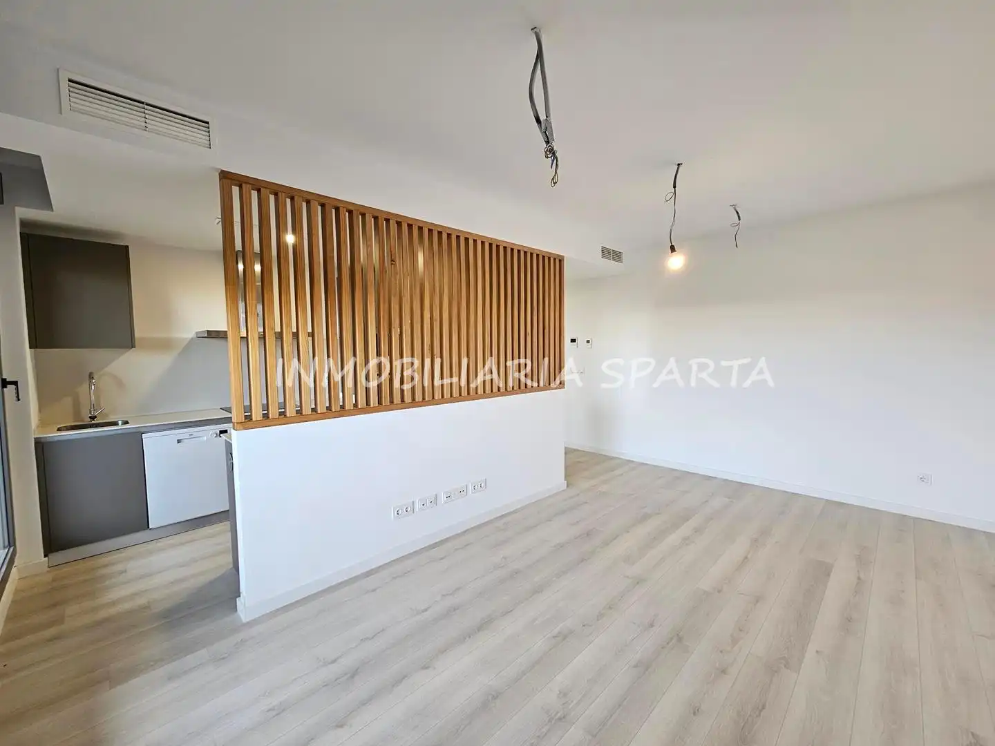 Flat for rent in Tomares  with Air Conditioner, Heating and Terrace
