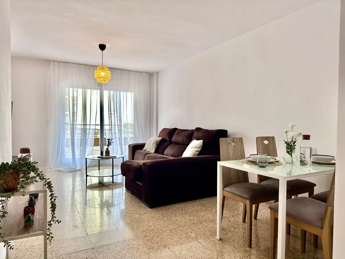 Living room of Flat for rent in Algeciras  with Balcony