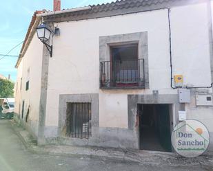 Vista exterior de Casa o xalet en venda en Esguevillas de Esgueva amb Terrassa